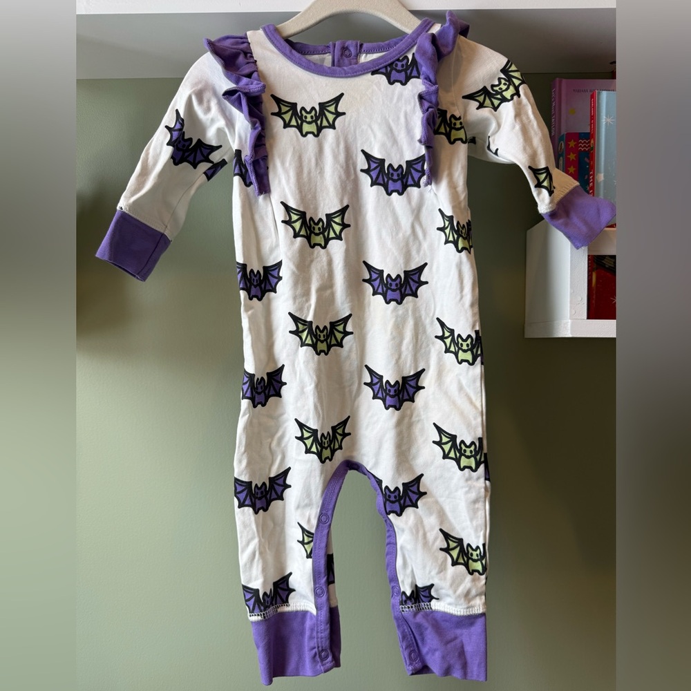 Monica + Andy Purple and White Bat Print Baby Girl Romper Snap One Piece - EUC
